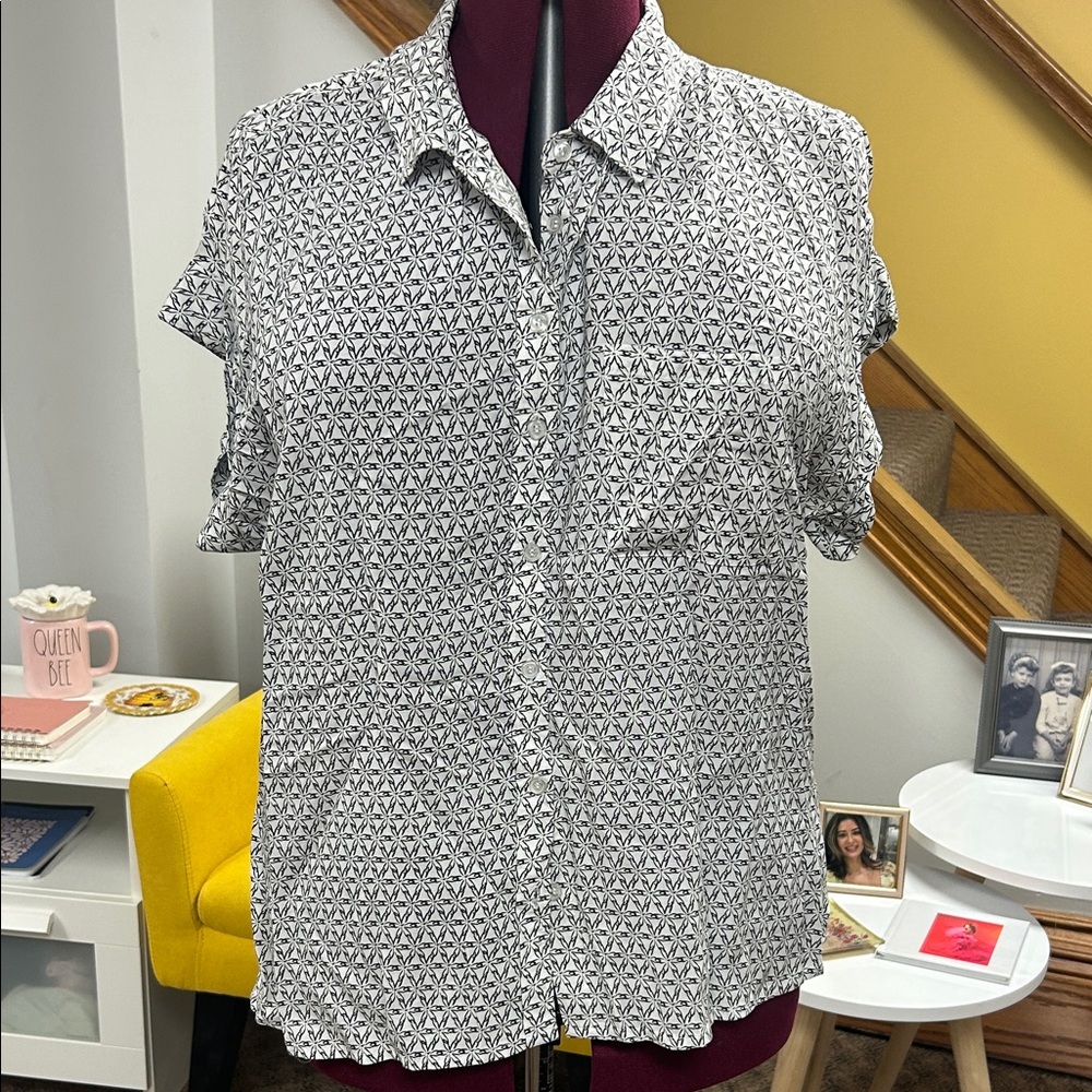 Velvet Heart ❤️ Black and White Geometric Blouse